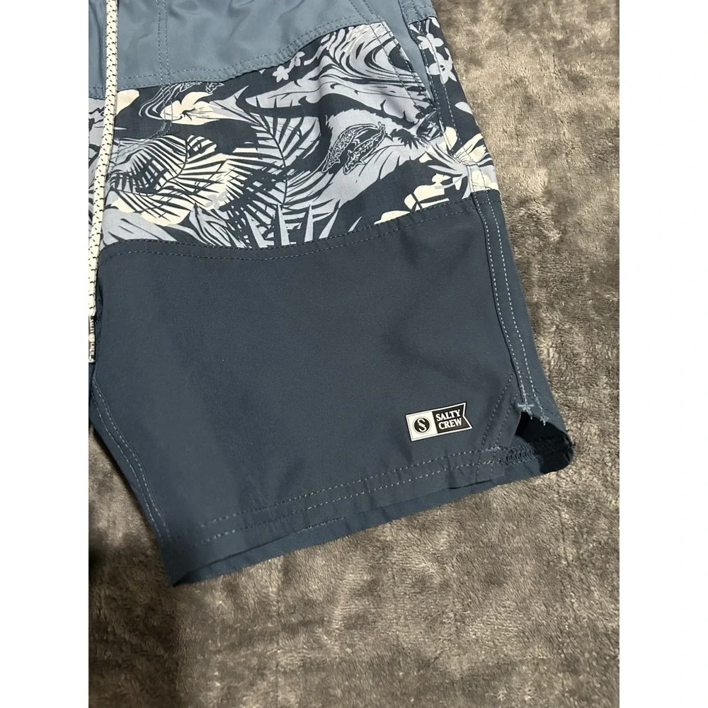 Salty Crew Navy Swim trunks Size Youth Small